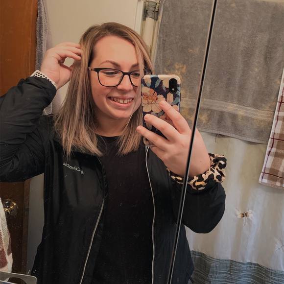 Meet the Posher Other - Meet your Posher, Alexis